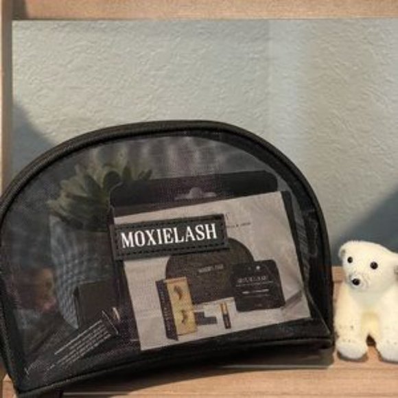 MOXIELASH “MAGNETIC” Lashes & Liner Bundle - Picture 9 of 12